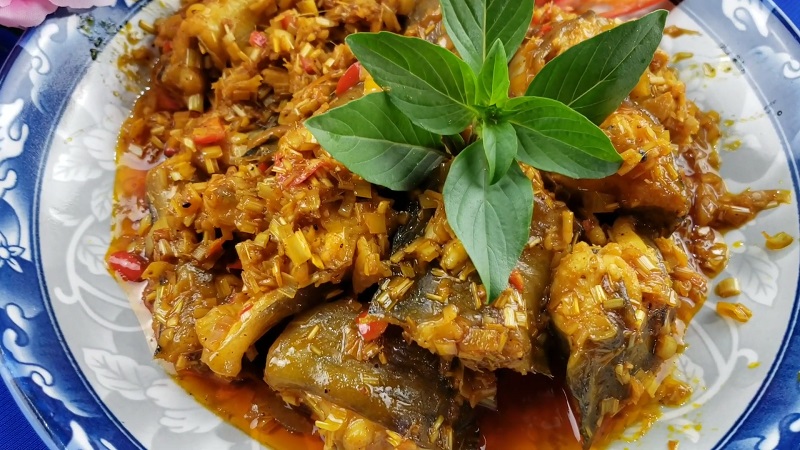 Cá chình đen sào xả ớt thơm ngon khó cưỡng