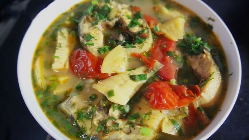 Cách làm cá tầm nấu canh chua