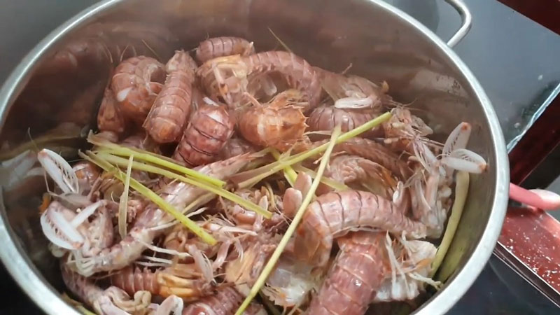Hấp bề bề cùng sả gừng cho dậy mùi
