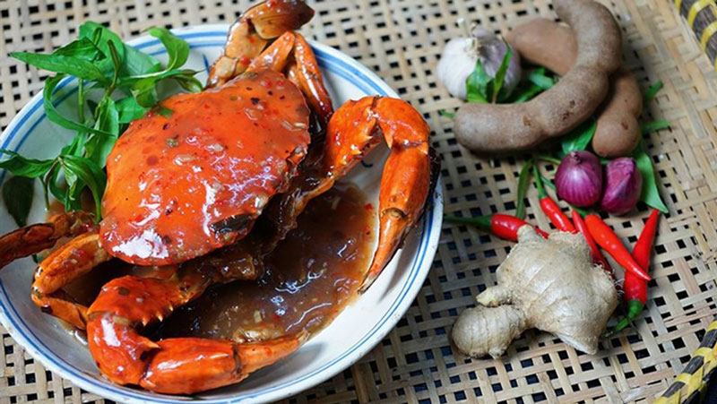 Chuẩn bị nguyên liệu cho món cua rang me