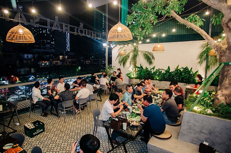 Hệ thống không gian nhà hàng Hùng Trường sa sang trọng, rộng rãi