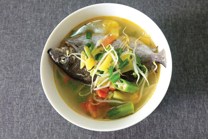 Món canh chua cá dìa giải nhiệt mùa hè