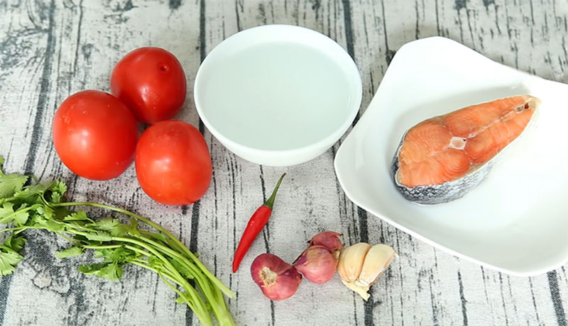 Nguyên liệu chuẩn bị cho món cá hồi sốt cà chua