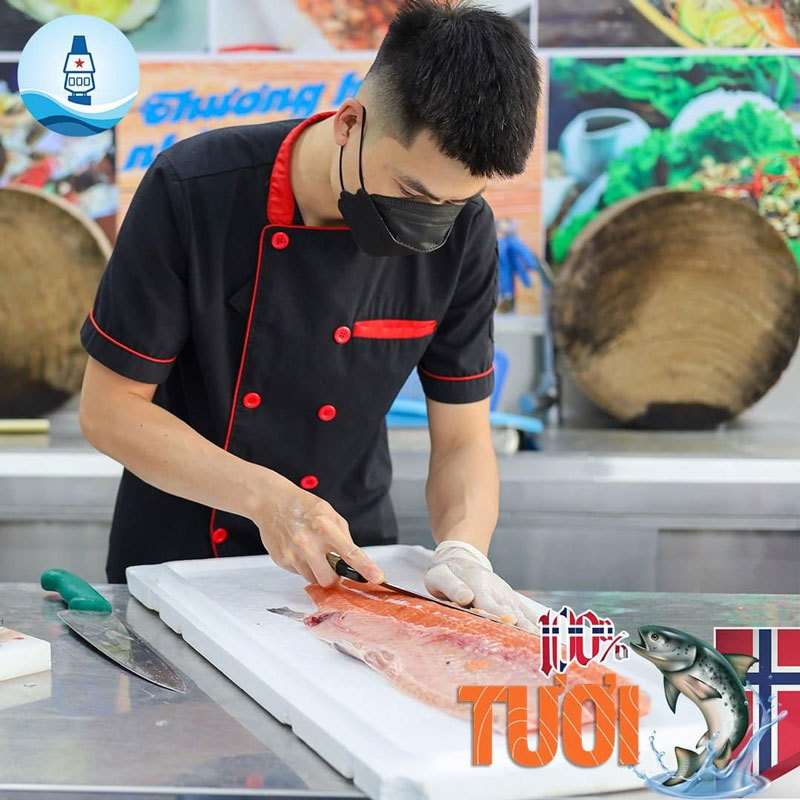 Chọn nguyên liệu cá hồi tươi ngon tại Hùng Trường Sa