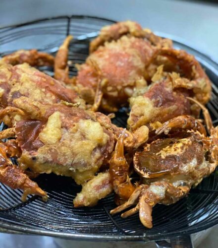 Sơ chế cua cốm rang muối