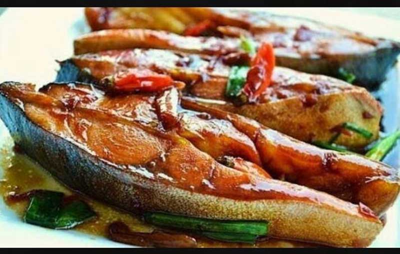 Thành phẩm món cá chim kho