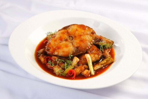 Thành phẩm cá thu một nắng kho riềng