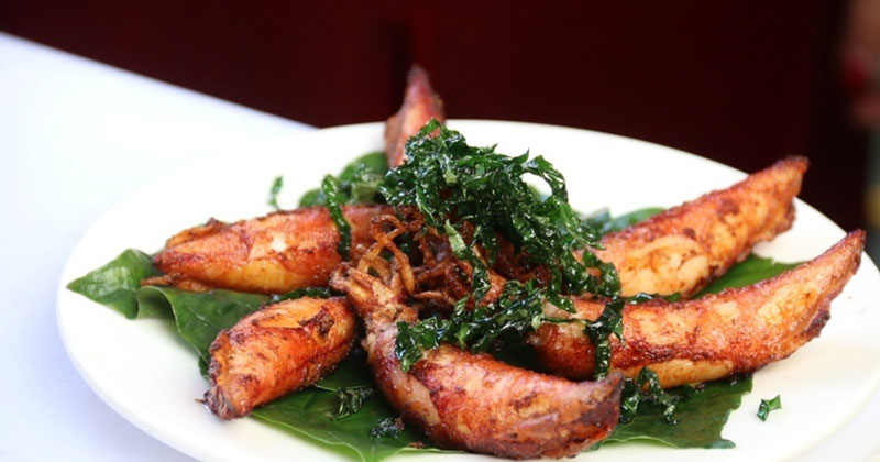 Món mực trứng chiên lá lốt dân dã cho mọi nhà