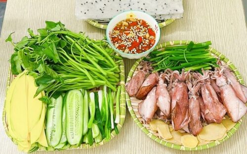 Thành phẩm món mực trứng cuốn rau muống lạ miệng