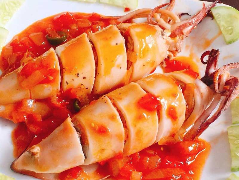 Thành phẩm món mực trứng sốt cà chua thơm ngon