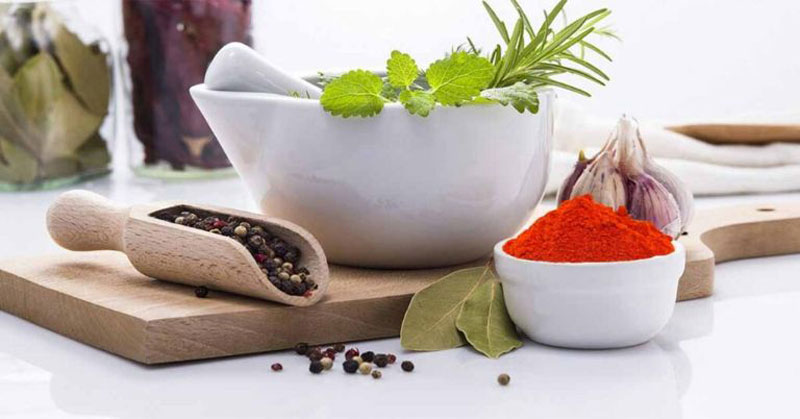 Một số nguyên liệu gia vị cho món mực trứng kho tiêu