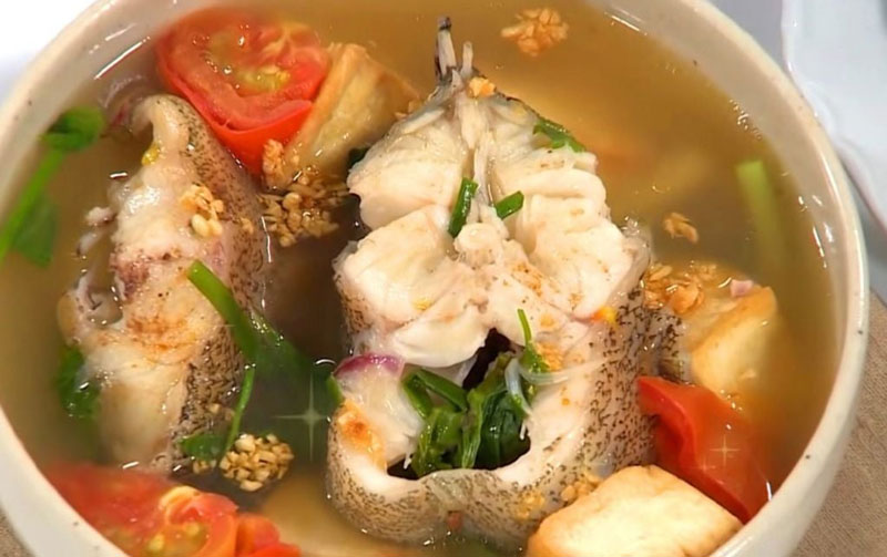 Thành phẩm cá song nấu canh chua hấp dẫn