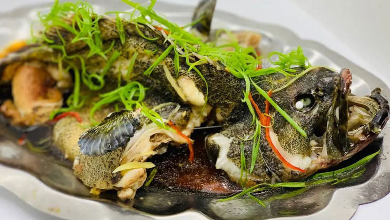 Thành phẩm cá song om dưa đậm đà