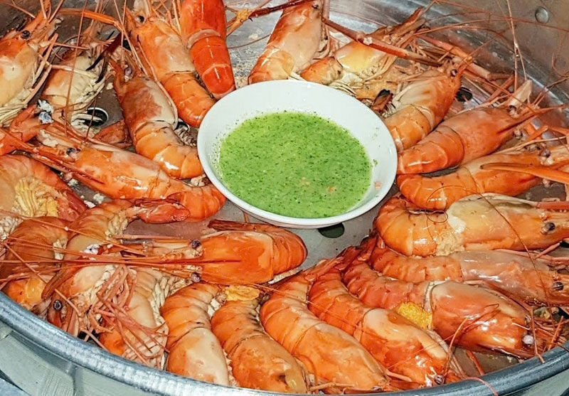 Chế biến tôm càng hấp bia