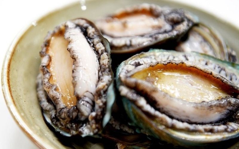 Thành phẩm bào ngư hấp bia đơn giản tại nhà