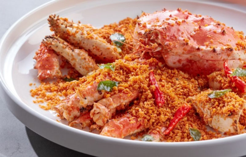 Món cua hoàng đế rang muối cực hấp dẫn và sang trọng