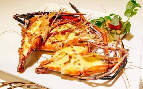 Thành phẩm món tôm càng nướng phô mai chuẩn vị nhà hàng tại nhà
