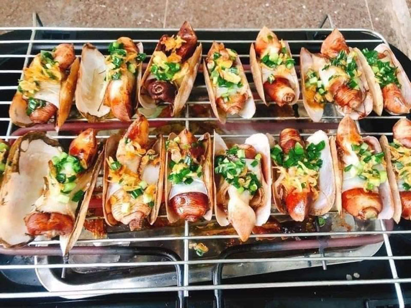 Chế biến tu hài cháy tỏi đúng cách